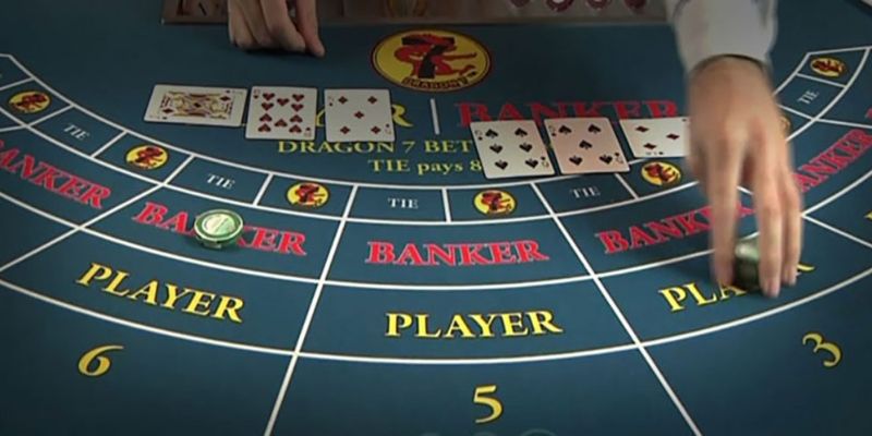 Rút bài trong cách chơi Baccarat